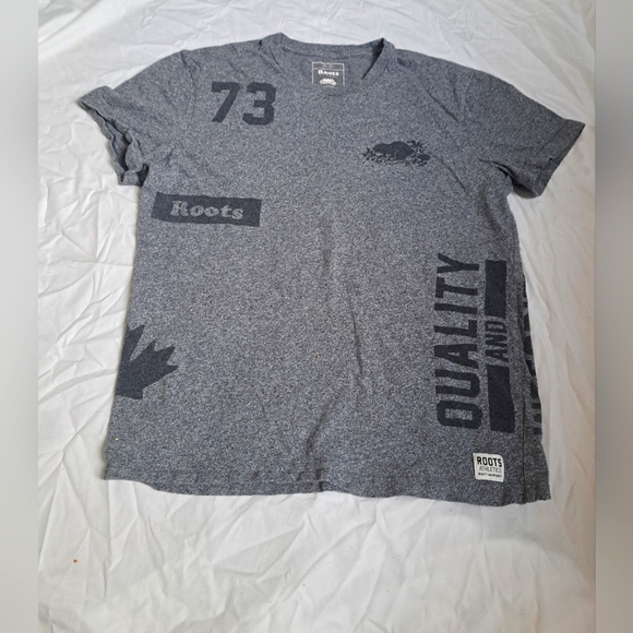 Roots Tee Shirt, size medium - Picture 1 of 8
